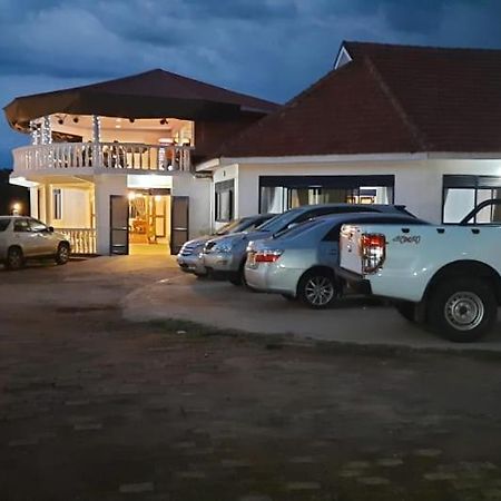 Northern Pearl Gulu Esterno foto